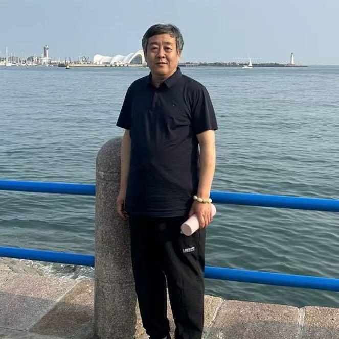 王法明国画作品《阳溪晚钓》亮相阿联酋国际艺术大展