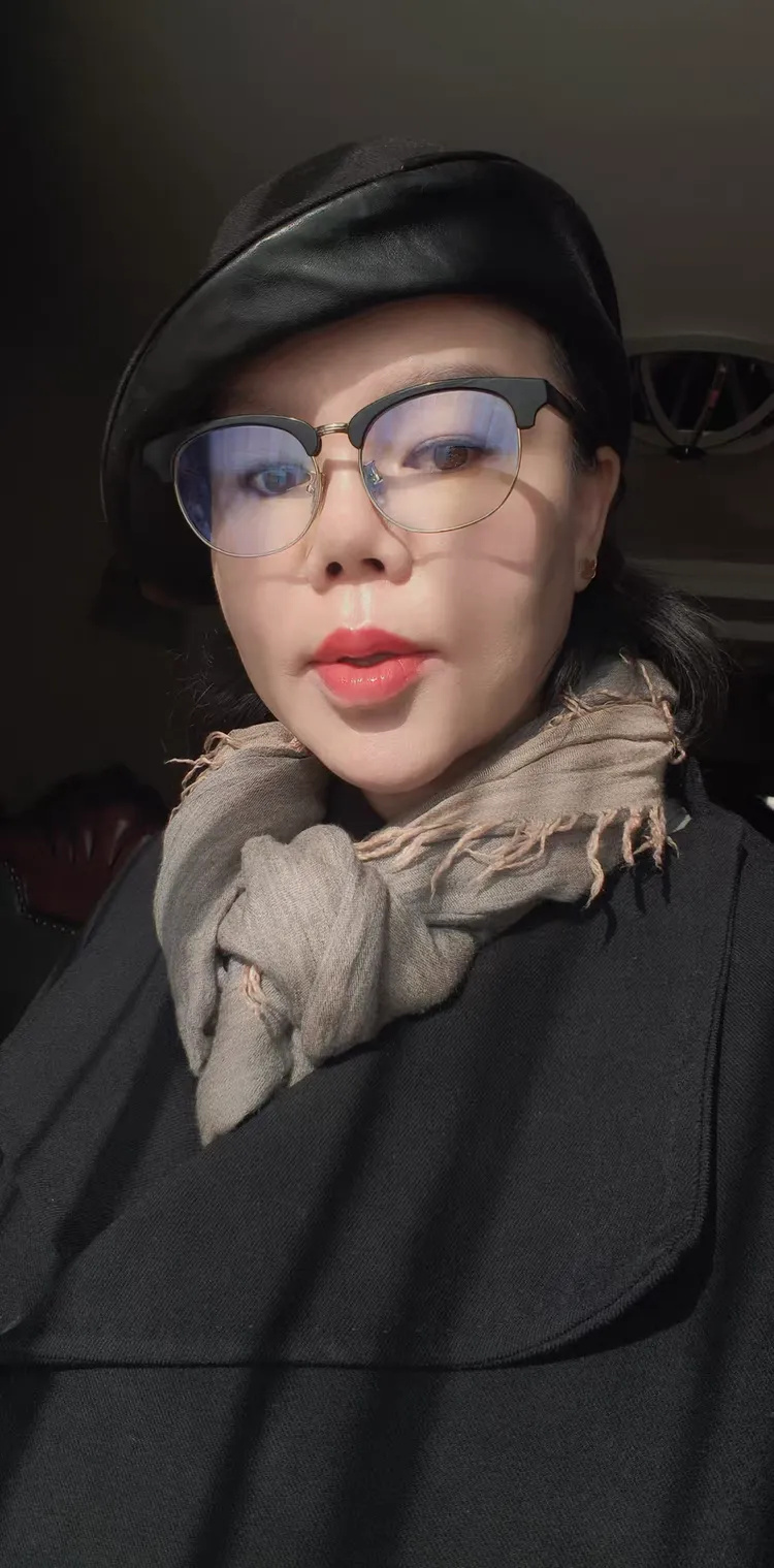 肖梦作品《旭日·你我》受邀参加中国艺术家走进阿联酋艺术大展