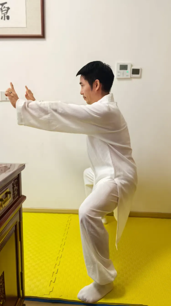 不忘初心、笃行致远 “金胎掌”推拿点穴疗法传承人：张荣华