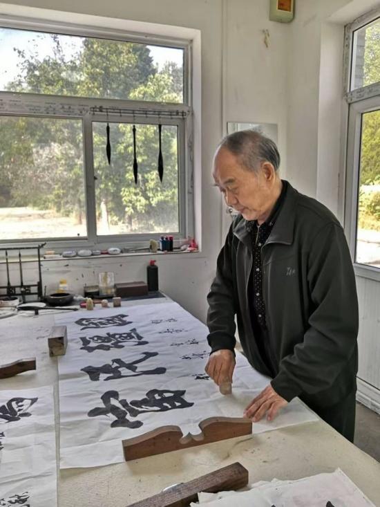 墨韵丹心——叶发国荣登央视艺榜