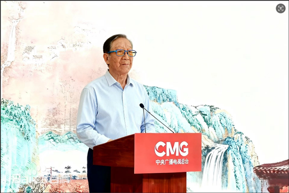 画家孟宪岱作品《接天云外有人家》落锤成交