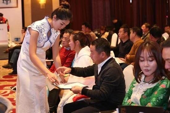 姚子通《江山叠翠》《八骏呈祥》香港苏富比2013秋拍成交捷报