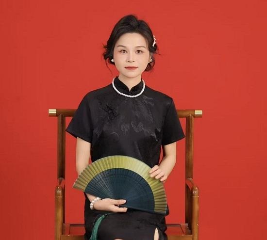 宣纸载虎魂 工笔立精神——秦燕格笔下的王者气象与时 价值