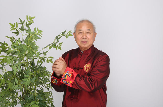 墨笔奔逸写神骏 老骥豪情寄初心—书画家唐新德