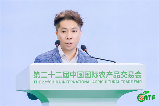 谢瑞麟先生授予西那瓦国际大学誠邀前往泰国进行授聘仪式及交流