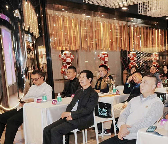 乘势而上！辜体书法+高科技+数据文化资产。