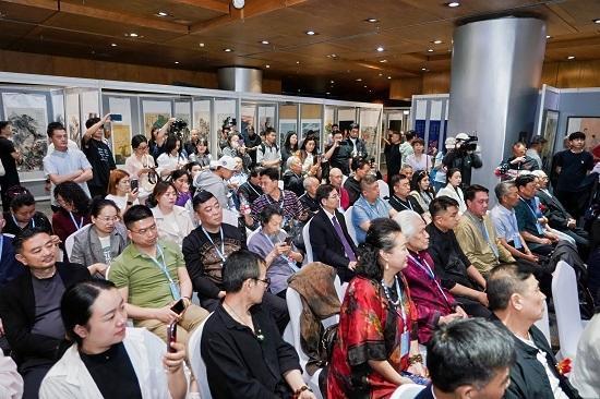 徐吉明佳作亮相鸟巢“同心筑梦·艺颂华章”展，绘就艺术盛景