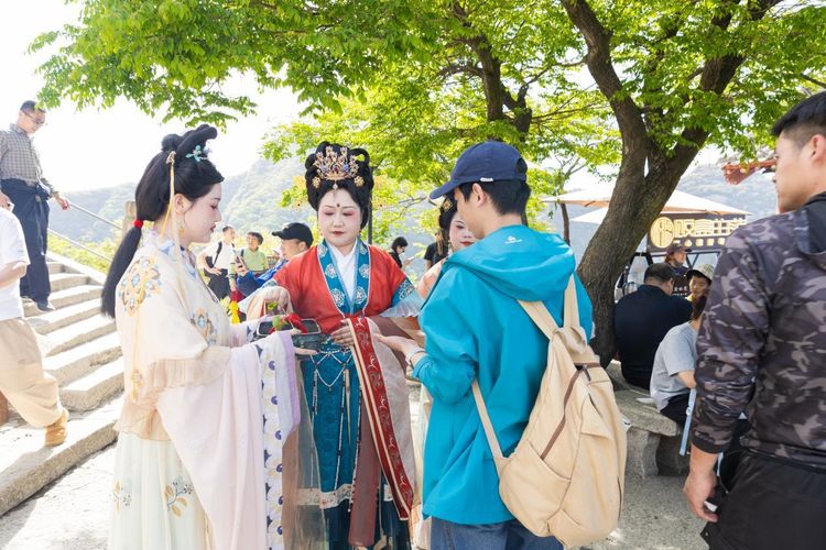 财富华山·五福临门国风盛典圆满启幕 沉浸式神话体验获游客好评