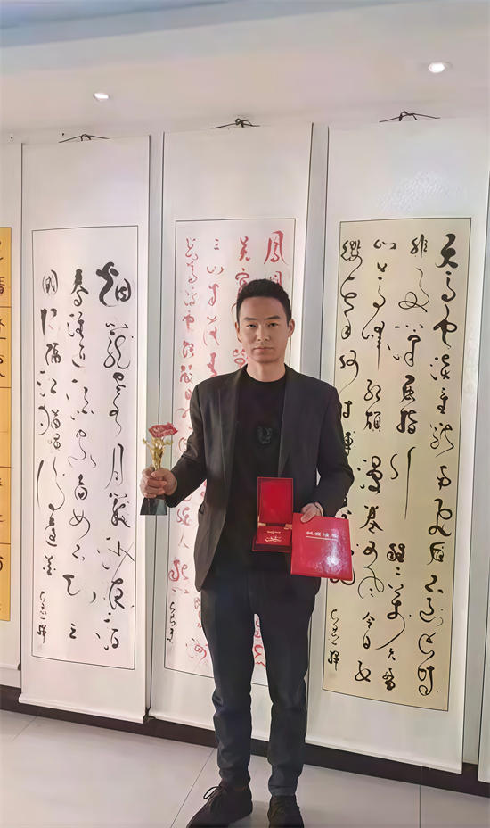 书法家张维昌：以笔墨展现艺术新姿