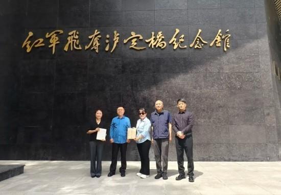 李明成纪念长征90周年书画作品展开幕 在成都圆满结束