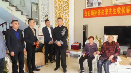 白石嫡孙齐由来先生收徒