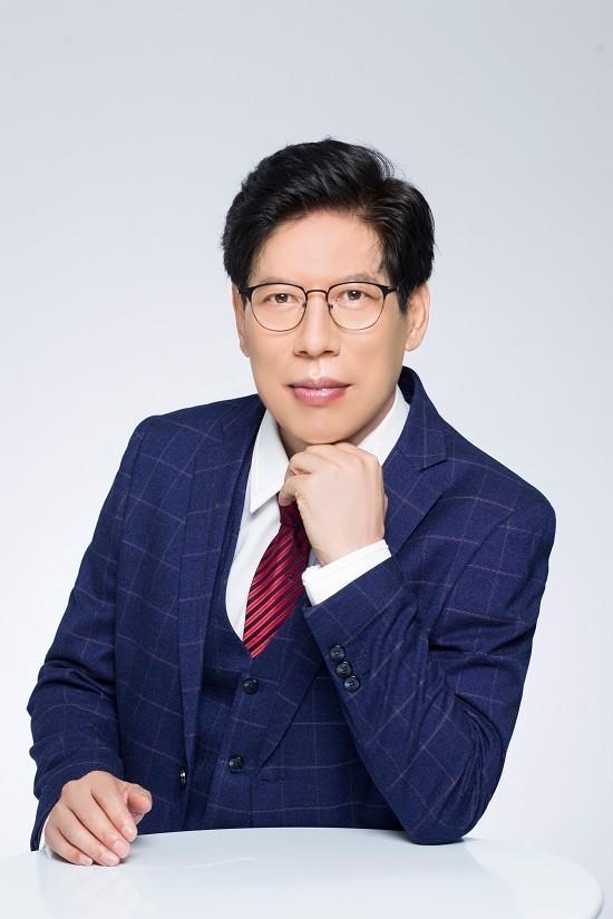 王家华一一作品具有独创性 绘画技艺中西结合