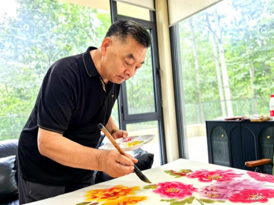 李利书画大家的笔墨修行——牡丹绽韵，柿红映心