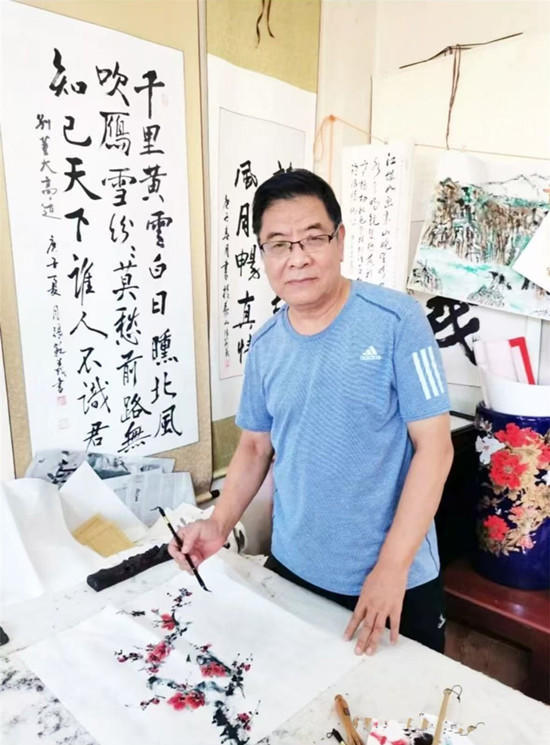 书画家侯明山——风格底蕴厚重 艺术风貌独具一格