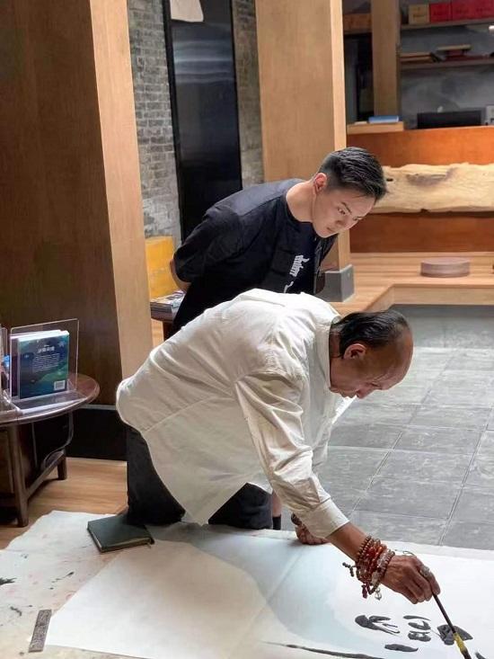 粽香端午 笔墨传情｜实力派艺术家邵宋东：融中西艺韵 绘时代风华