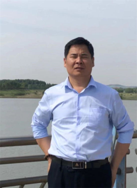 心慕先贤爱国情，倾此今生护传承