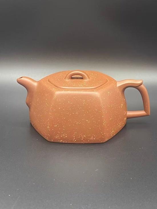 项 峻——抟土成器守初心，茗壶觅趣抚知音！