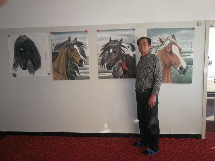 草原丹青客 挥笔绘神骏——内蒙古画家李占荣