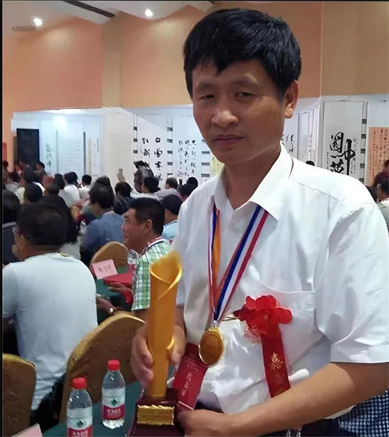 艺术家黄建国一墨海泛舟——笔墨传文脉，雅韵贺端阳
