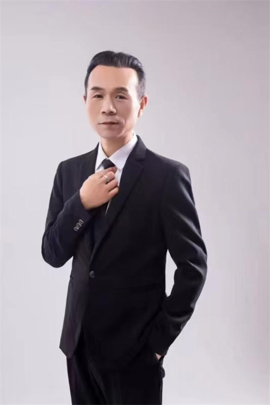 富察文化艺术私人馆馆长——于建玉