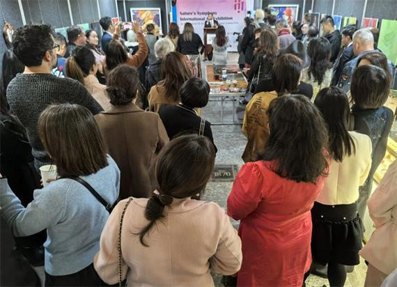 李铮清摄影作品《地球呼吸之地》受邀参加澳大利亚国际艺术作品展