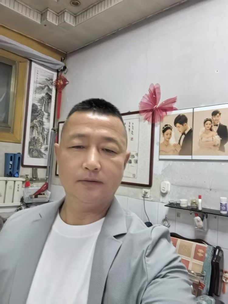 植根传统 融通艺境——香港美术家协卢立国艺术掠影