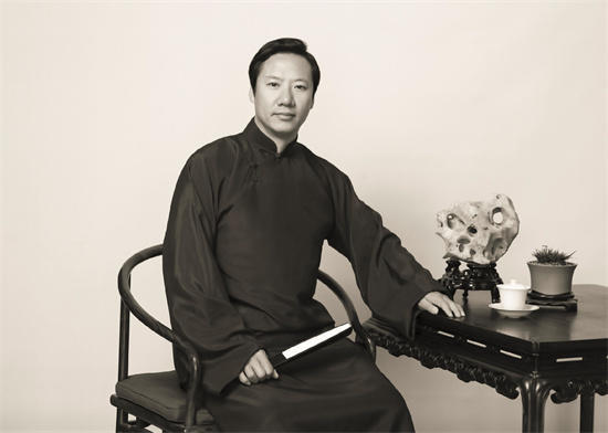 李亚花鸟人物画：守传统笔墨——绘时代新意