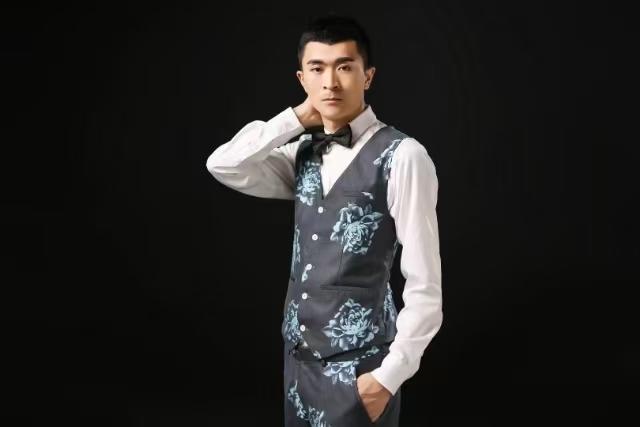 艺术家张鹏——爱好：诗歌，舞蹈，作词等！