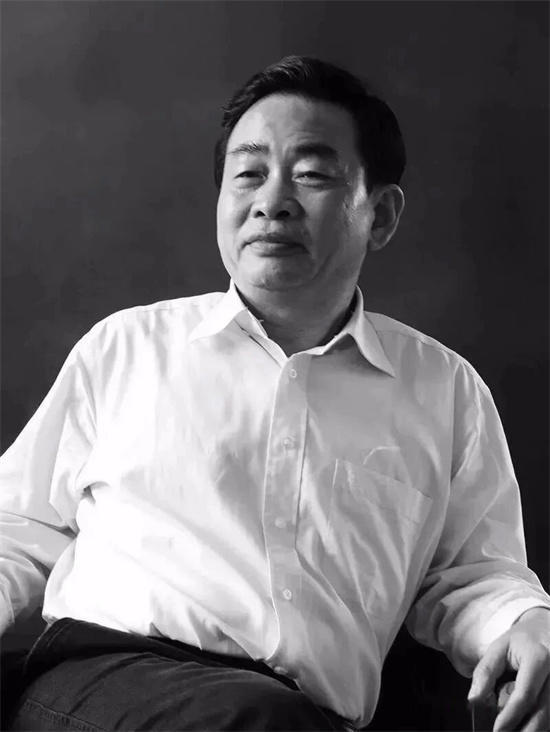 笔墨寄心意 双节贺安康——著名画家徐家珏以艺传情献礼佳节‌