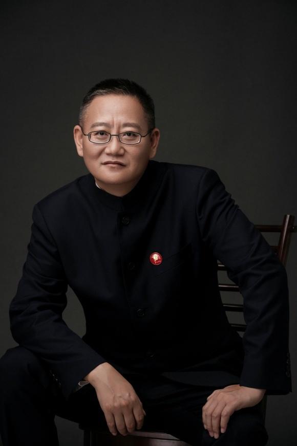 以笔为舟，以云为境——专访黑云与他的云体书法