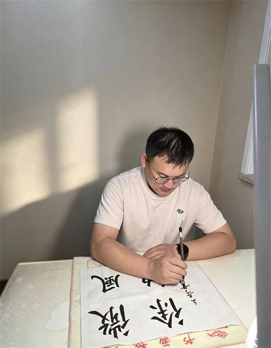 李文奇书法：墨韵流彩，奏响艺术新乐章
