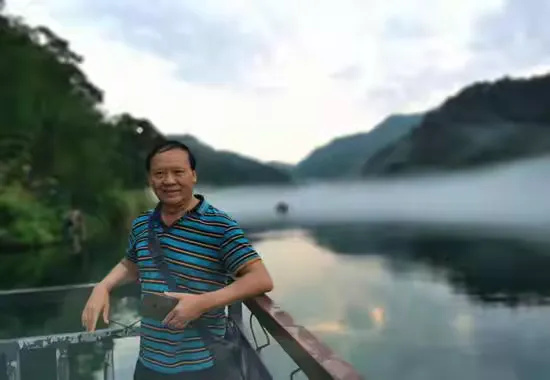 桂林漓江山水画派唐建平