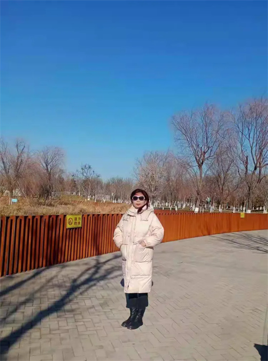 林晓丽，著名焦墨云雾金山，山水画，和新没骨水墨淡彩风景艺术