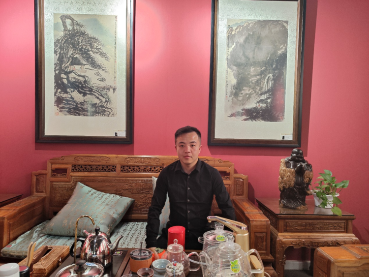 当代青绿顶流“千里江山图”技法重现第一人——赵琦