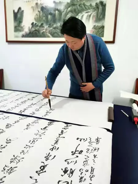 书法家杨正军——传承中华文明，弘扬书法艺术。