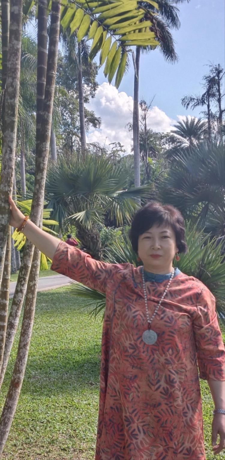 书画教育家李媛