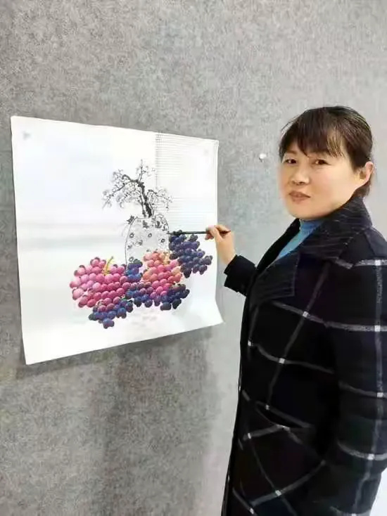 恭贺著名画家李清怡作品《观荷》29万落锤成交