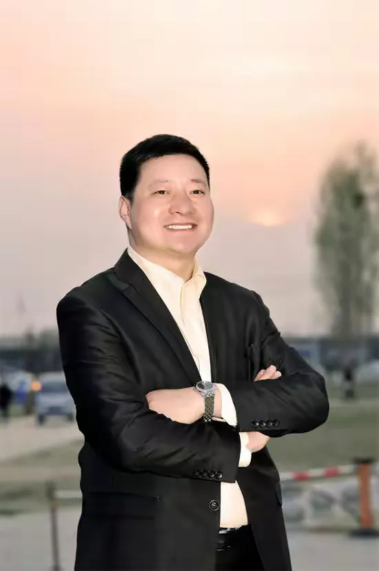 闫俊——南阳市俊逸堂书画院院长/最具潜力书画艺术家