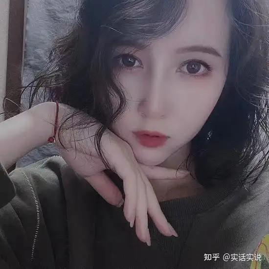 “一带一路”推出最具潜力青年书画家高雅娜。