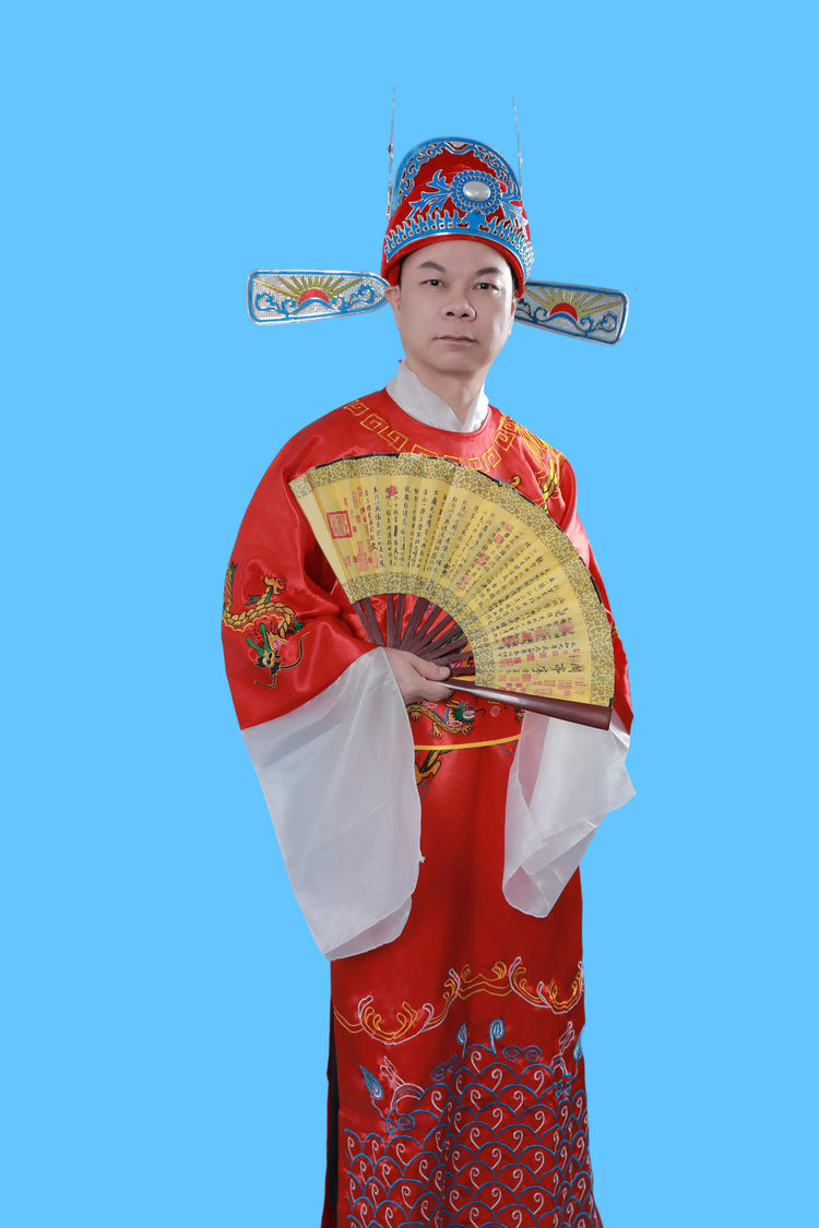 王志纯（歌唱家）——名人简介