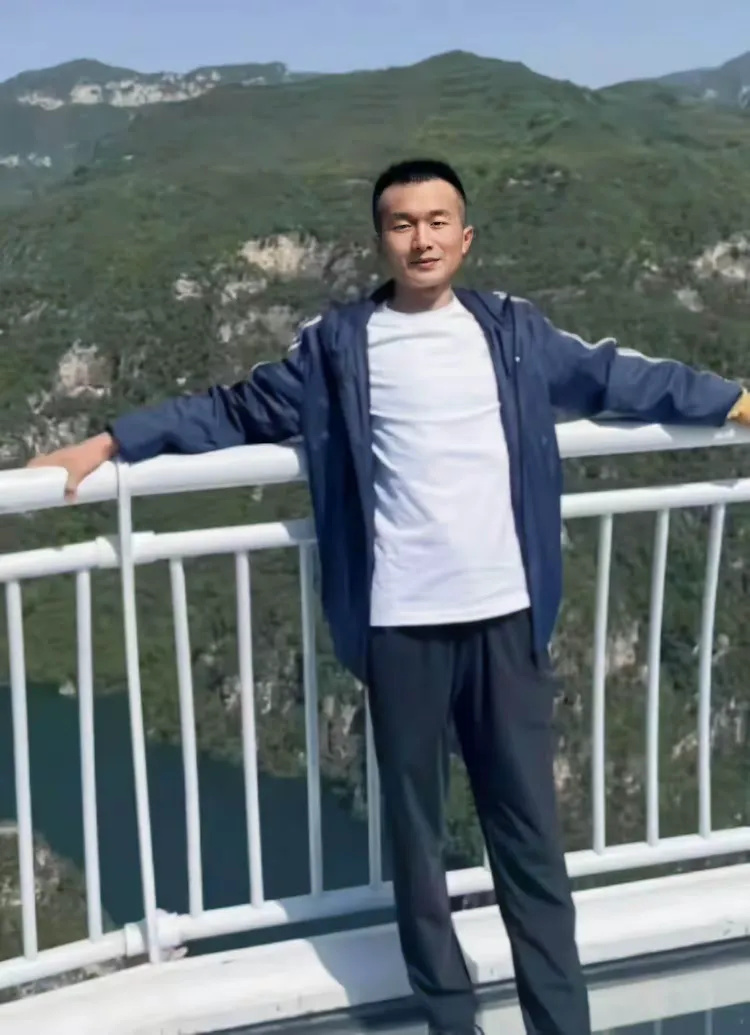 艺术专访丨妙笔生花, 风采依旧——当代著名书画家郭子恒