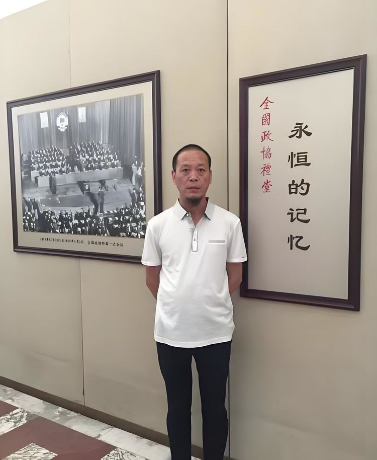书法家十三道人——作品行云流水、入木三分，有着深厚的造诣。