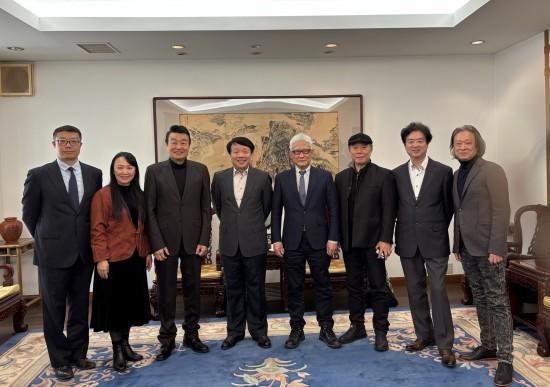 日本华人美术家协会拜访中国驻日大使馆文化部，共谋发展