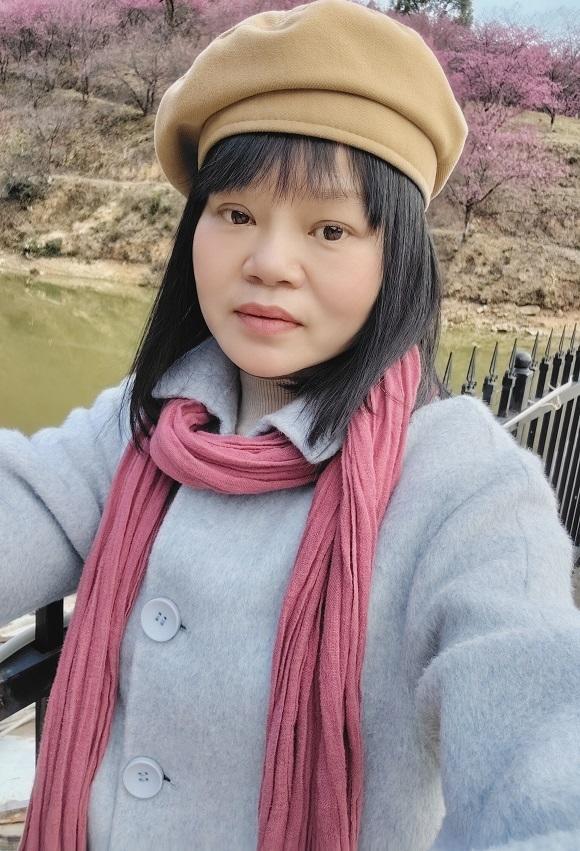 画家陈成珍荣获毕加索国际绘画大赛荣获金奖