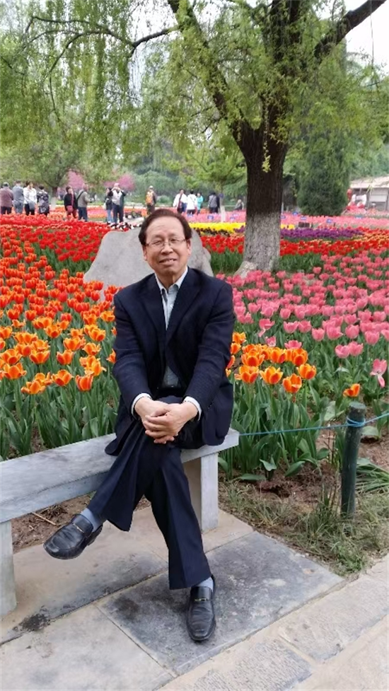 奋进新征程2025艺术名家专题报道——黄占武