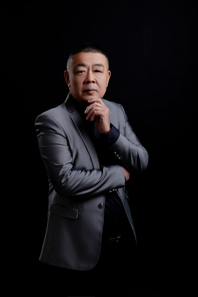 汪春海书法艺术探微—笔墨纵横承古韵 匠心独运谱新篇