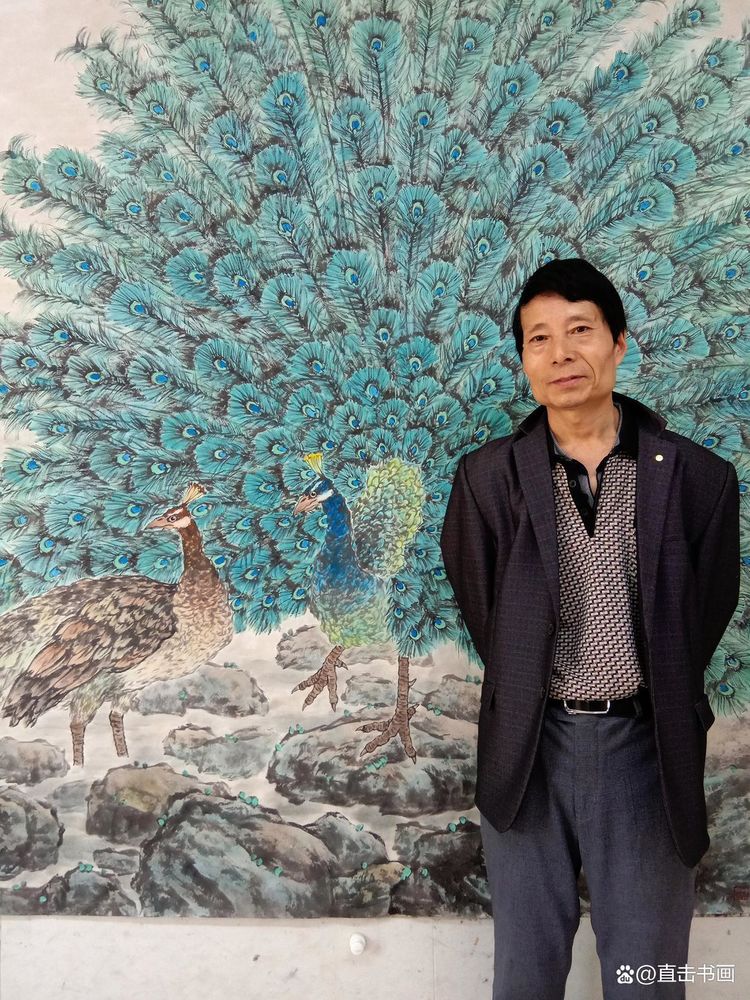 画家王印文——造型生动，独树一格，为当今水墨写意孔雀的佼佼者。
