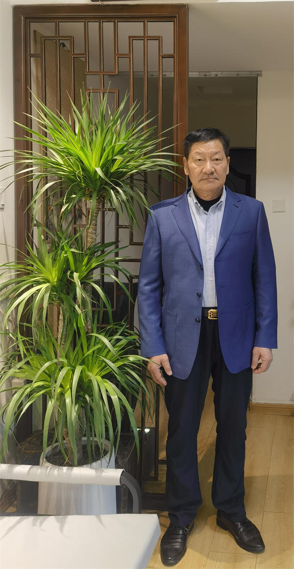 《中国高等艺术院校名师教学范本》——曾以宁国画作品选出版发行