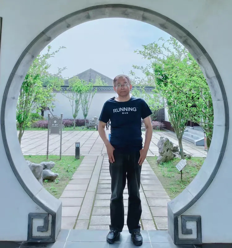海派诗人赵俊的生活艺术视角