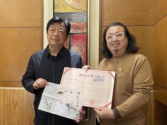 中国艺术家刘泓绘画作品搭载航天飞船，开启太空艺术之旅